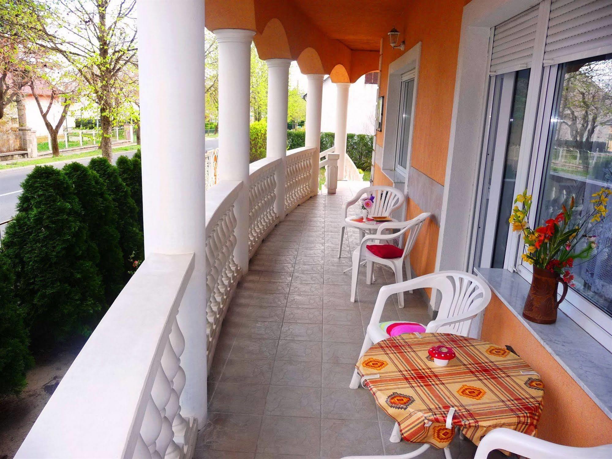 Joker Villa Apartmanhaus Hévíz Esterno foto